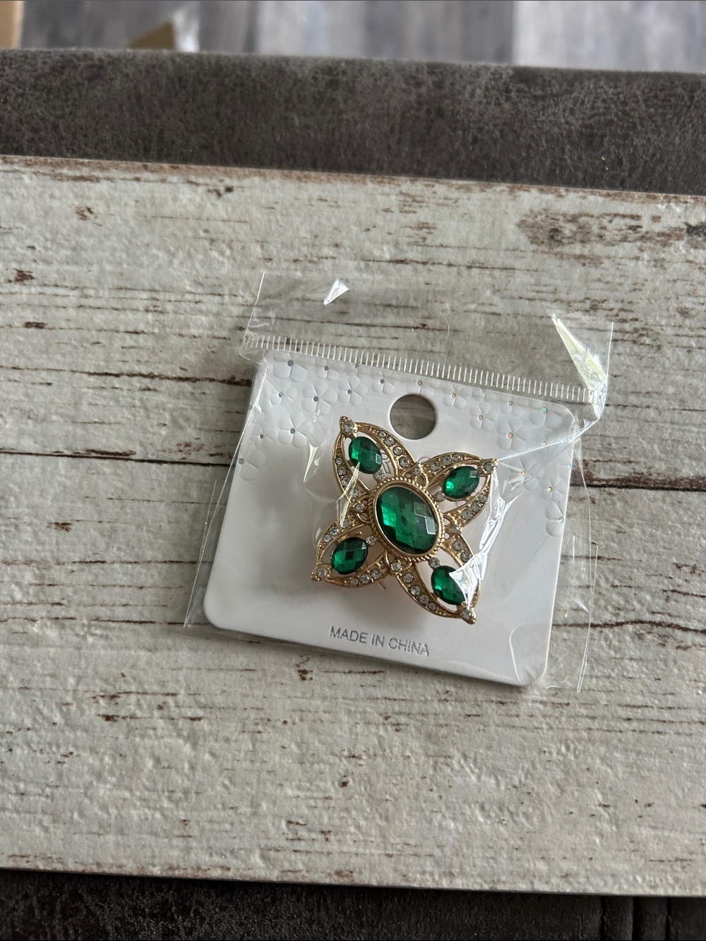 5/)25 Gold-Tone Emerald Green Crystal Brooch - Fashion Jewelry